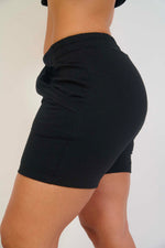 Cargar imagen en el visor de la Galería, Short mujer
